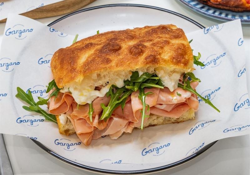 Savouring the Classics: A Delicious Journey Through Timeless Australian Cuisine