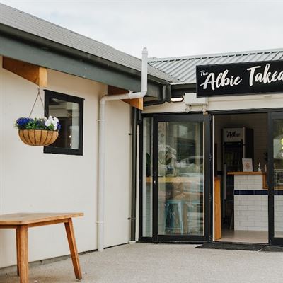 The Albie Tavern and Takeaway