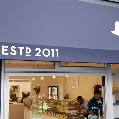 Bluebells Cakery - Kingsland