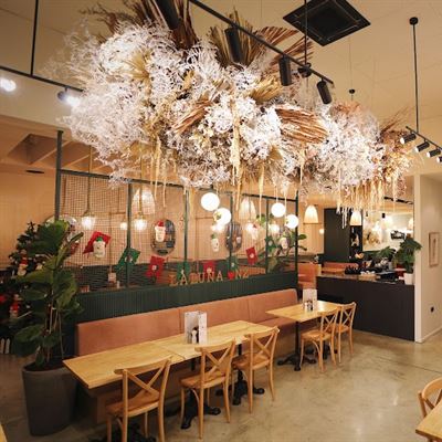 LA LUNA EATERY & BAR