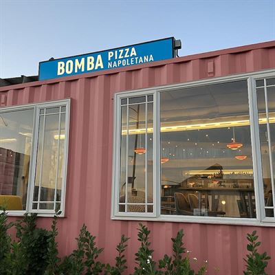 Bomba: Pizza, Gelato… And vino!