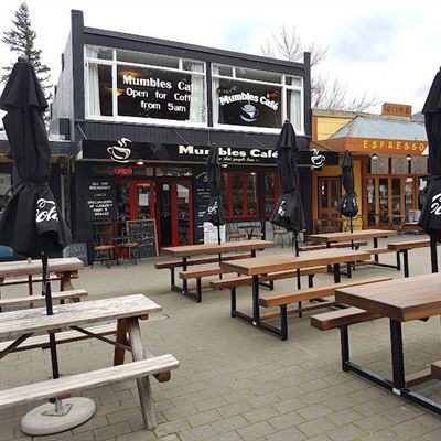 Tipsy Cafe & Restaurant