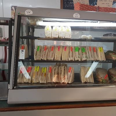 Hungry Man Lunchbar