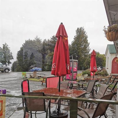 Manapouri Cafe & Dairy
