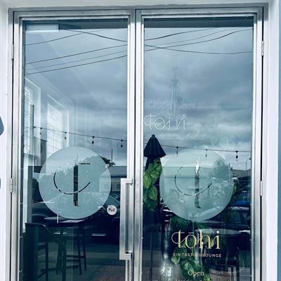 Tohi Gin Tasting Room & Thai Eatery