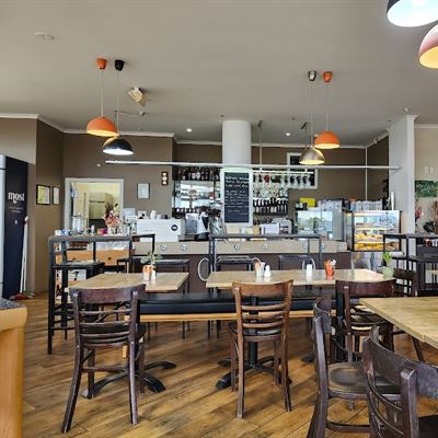 180 Degrees Cafe & Bistro