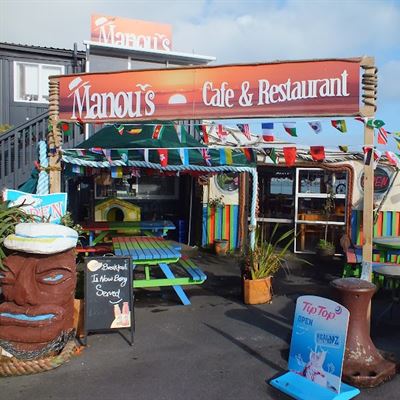 Manou's Waterfront Cafe & Restaurant