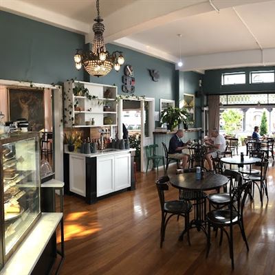 Ajuna Eatery