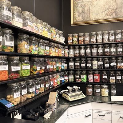 Chocolate Boutique Café.