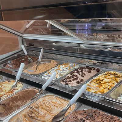 Helado - Gelato & Coffee Garden