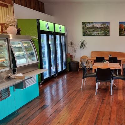 Maungi Village Cafe