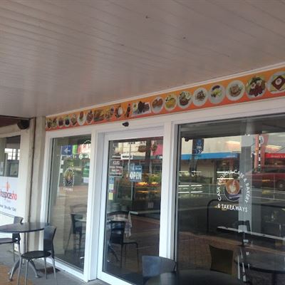 Casa Pequena Cafe and bakery