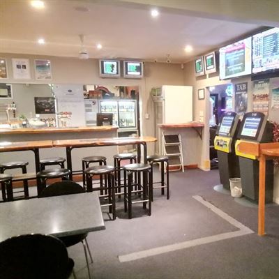 Punters Bar & Grill