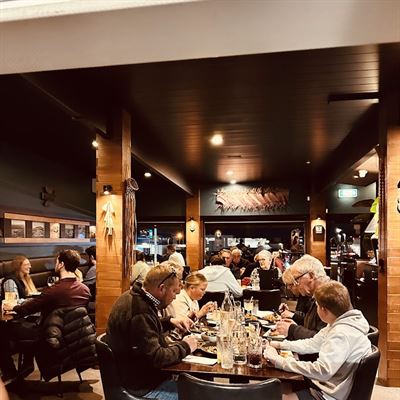 Plateau Bar + Eatery