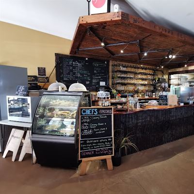 Ironique Cafe