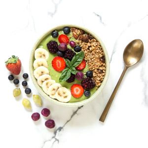 Kakadu Plum and Lilly Pilly Smoothie Bowl 