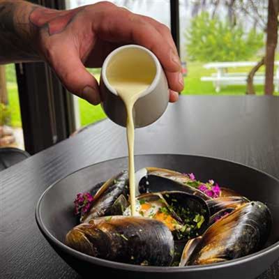 White Wine Garlic Beurre Blanc - Chef Recipe by Chris de Jongh