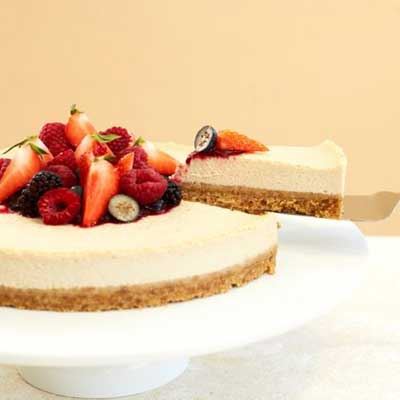 Lemon Myrtle, Maple and Raspberry Cheesecake 