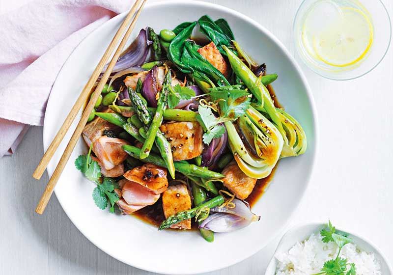 Asparagus and Salmon Stir Fry with Ginger