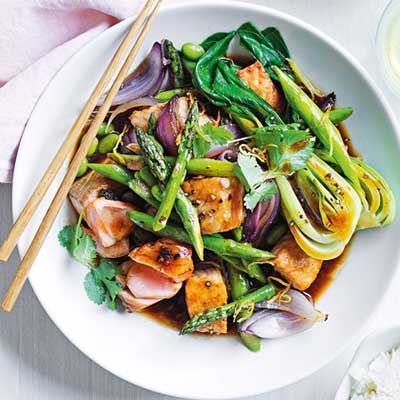 Asparagus and Salmon Stir Fry with Ginger