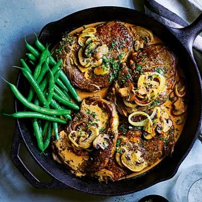 Pan-seared Steaks, Stroganoff Sauce and Green Beans